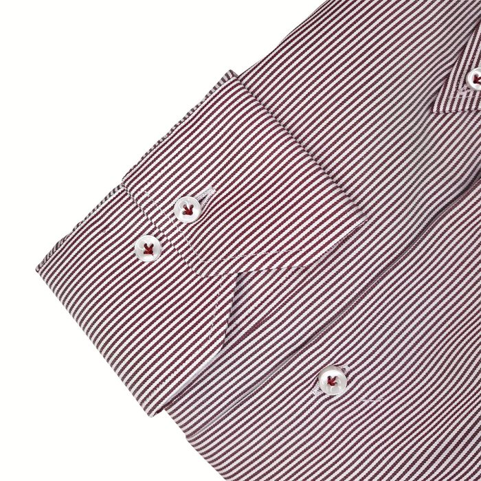 Dettaglio polsino della camicia in cotone da uomo modello Montagna Twill - Camiceria Artigiana Nino Castello