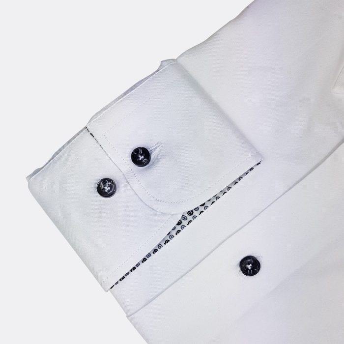 Polsino della camicia in cotone da uomo colore bianco con iterni a contrasto - Camiceria Artigiana Nino Castello